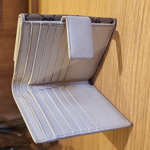 Gucci Wallet Authentic (fabric with cream leather rim) - Picture 3 of 5